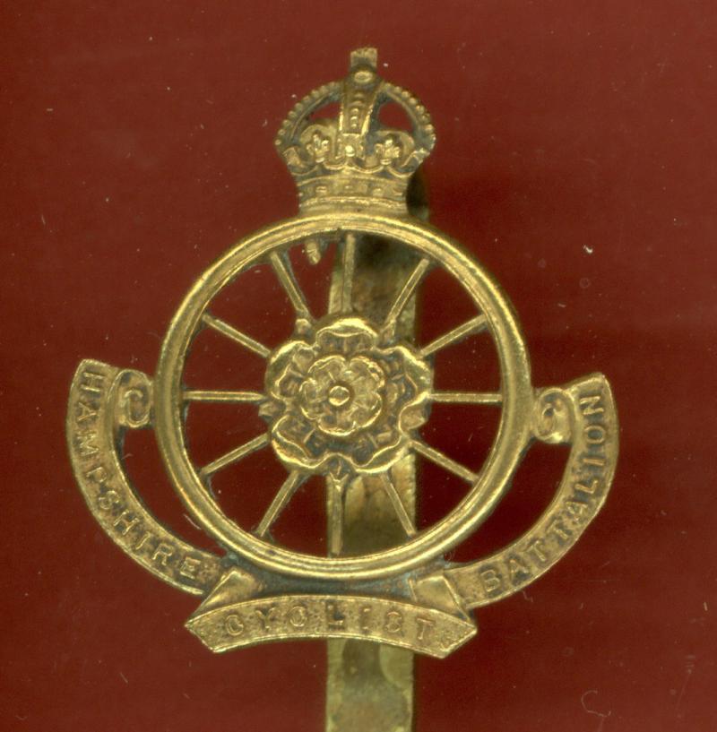 9th Cyclist Battn. Hampshire Regiment WW1 cap badge