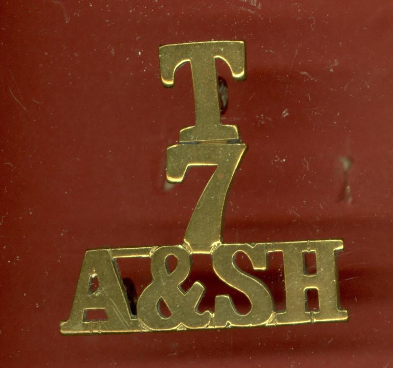 T / 7 / A&SH Argyll & Sutherland Hldrs WW1 shoulder title