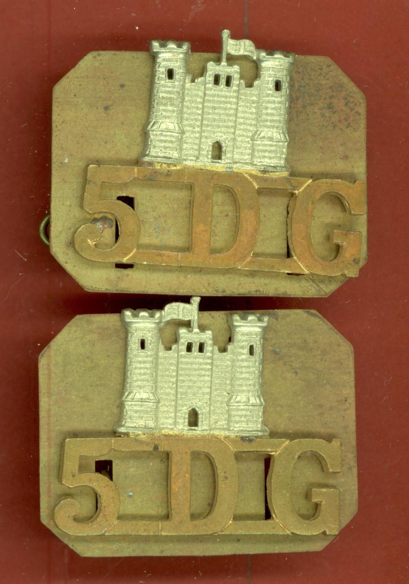 Castle / 5-DG 5th Inniskilling Dragoon Guards shoulder titles