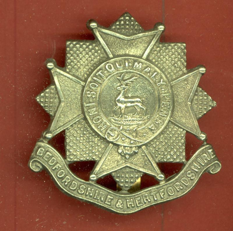 Bedfordshire & Hertfordshire Regiment OR's cap badge