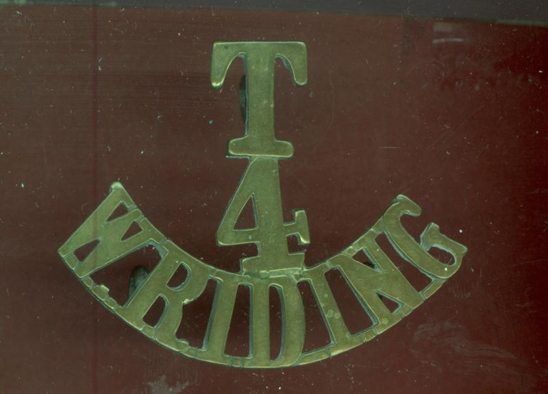 T / 4 / W.RIDING WW1 shoulder title