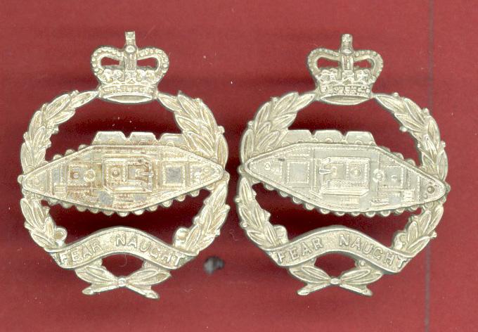 Royal Tank Regiment EIIR collar badges