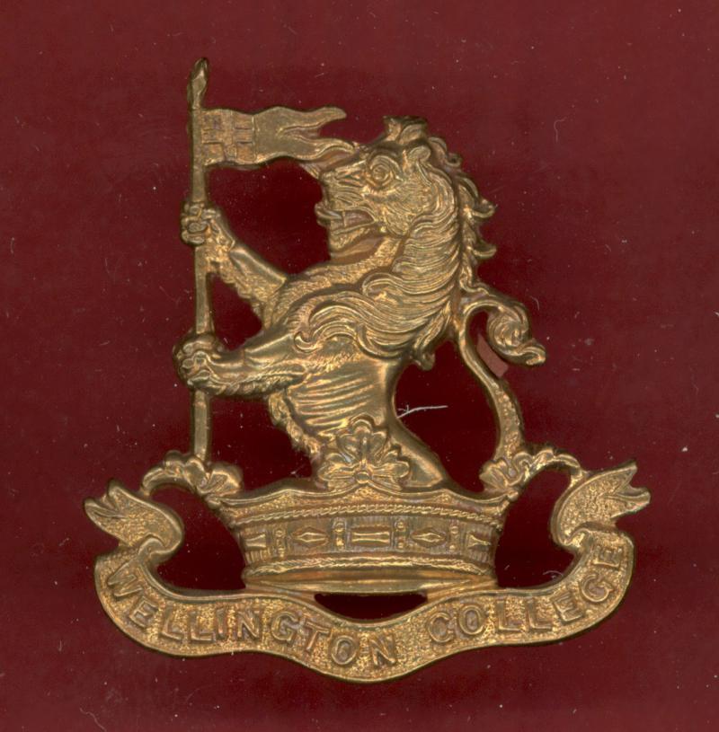 Wellington College Berkshire O.T.C. cap badge