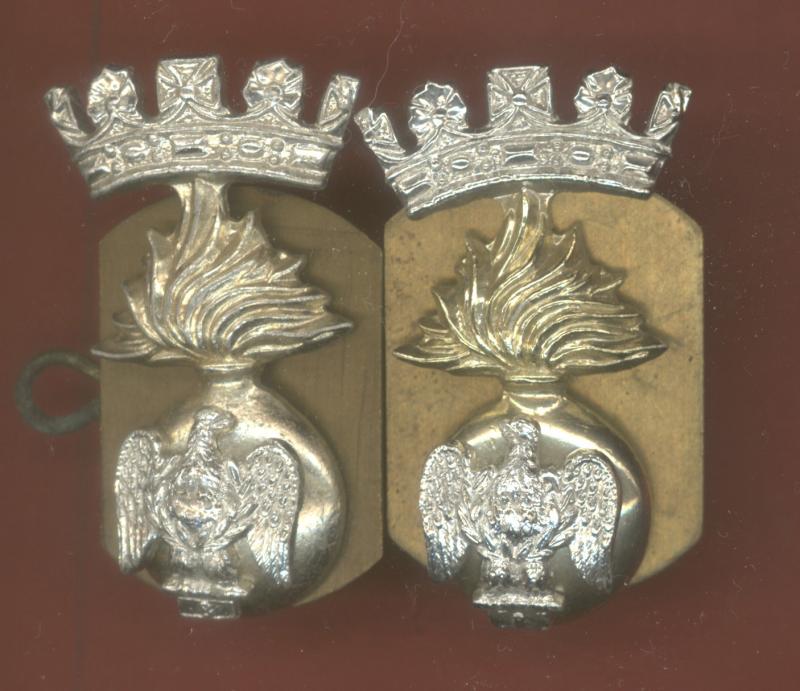 Royal Irish Fusiliers staybright collar badges