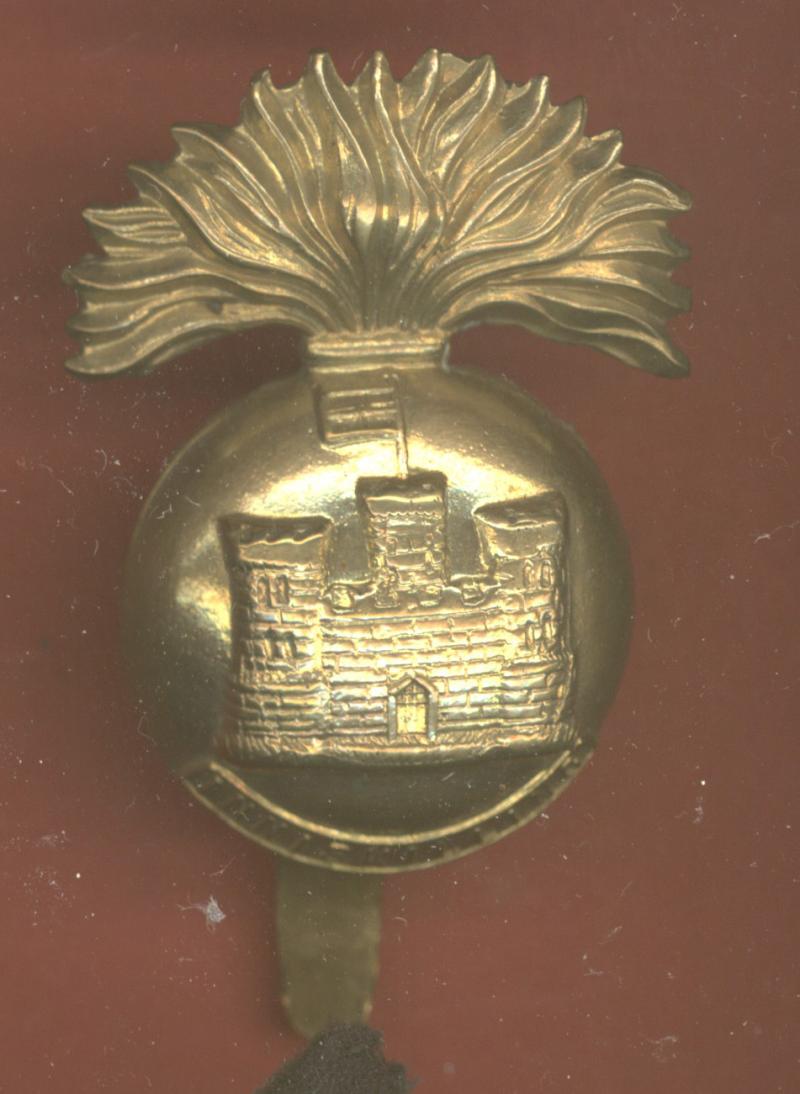 Irish Royal Inniskilling Fusiliers WW1 brass economy cap badge