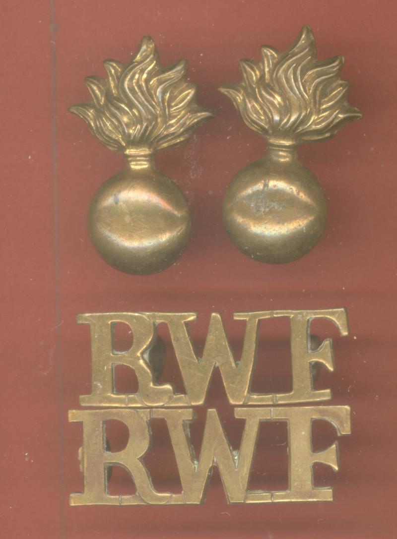 Grenade / RWF Royal Welsh Fusiliers shoulder titles