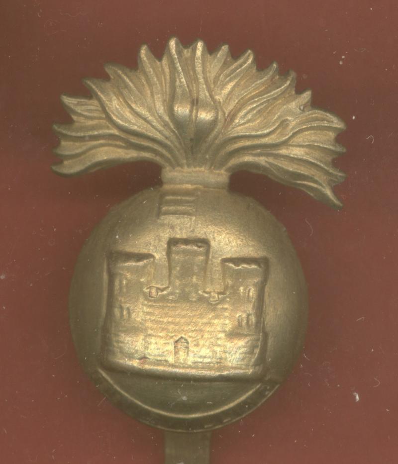 Irish Royal Inniskilling Fusiliers WW1 brass economy cap badge