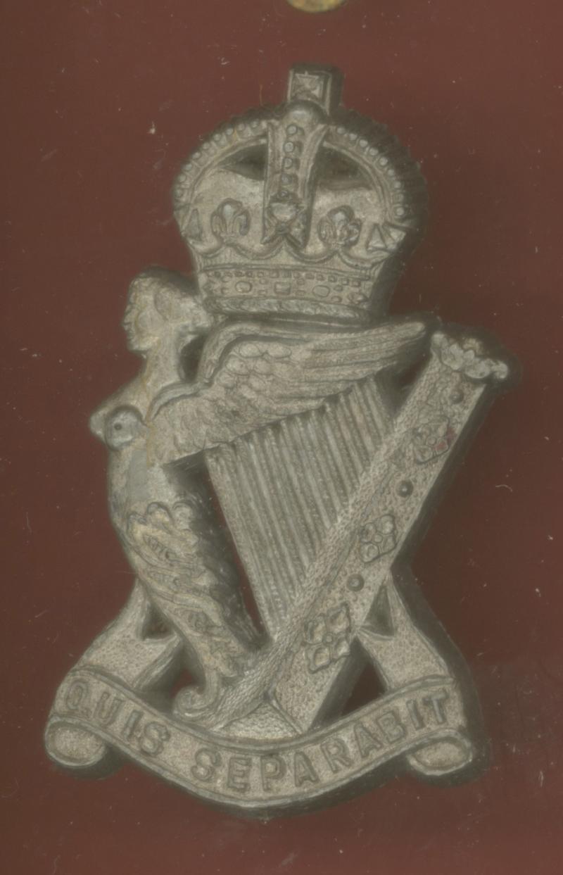 Irish Royal Ulster Rifles WW2 plastic economy caubeen badge