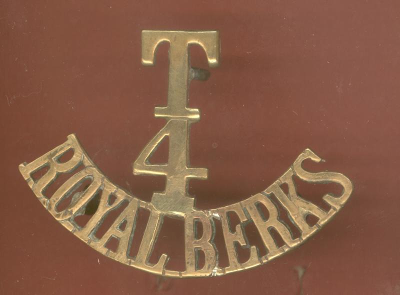 T / 4 / ROYAL BERKS WW1 shoulder title