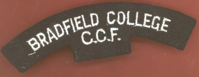 BRADFIELD COLLEGE / C.C.F. cloth shoulder title