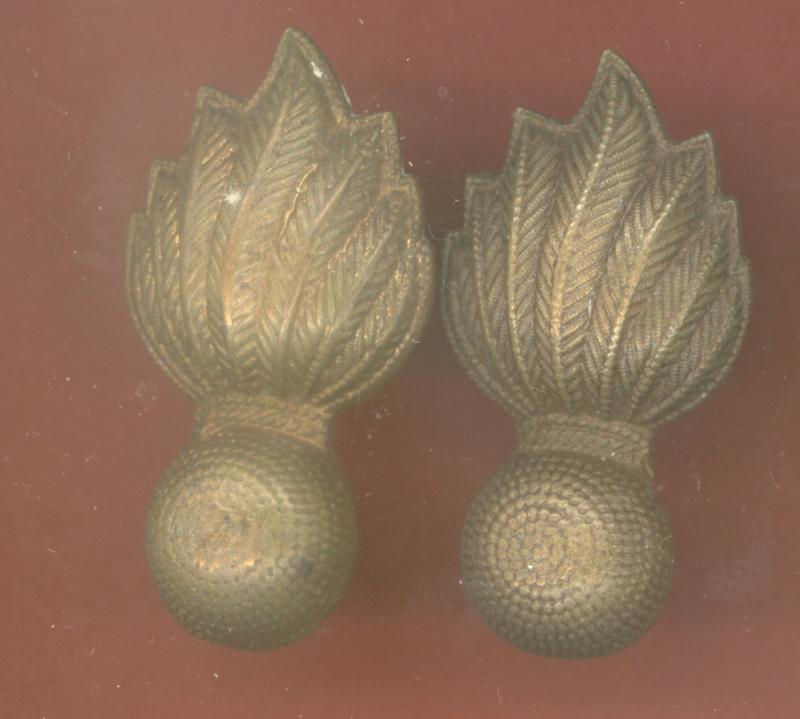 Royal Artillery OR's collar badges