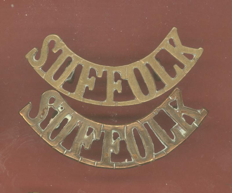 SUFFOLK Suffolk Regiment shoulder titles