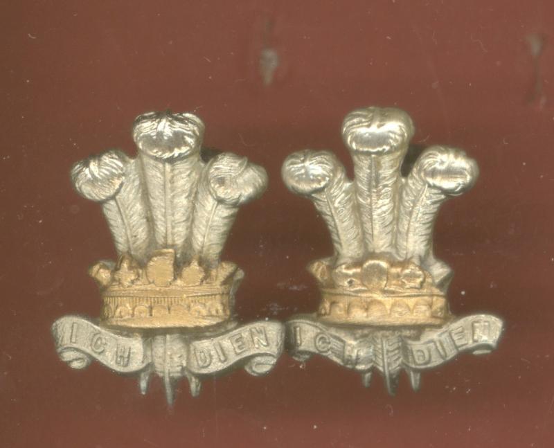 Irish The Leinster Regt. Royal Canadians WW1 collar badges