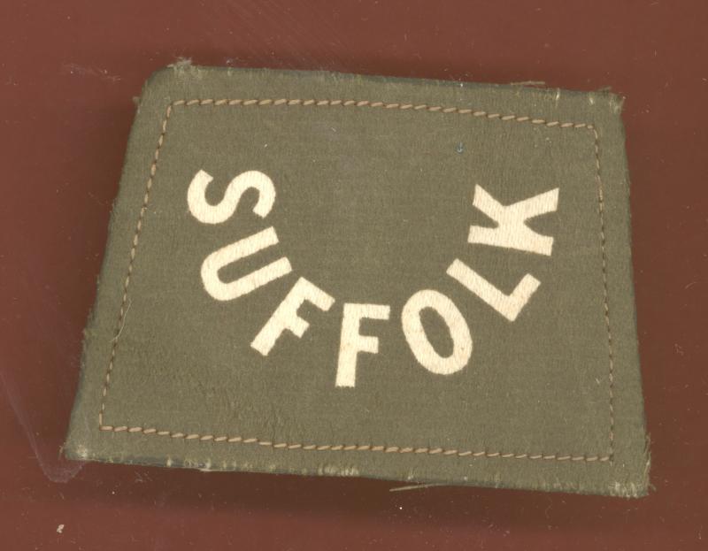 SUFFOLK Suffolk Regiment WW2 printed slip-on shoulder title