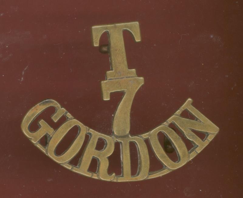T / 7 / GORDON WW1 Gordon Highlanders shoulder title