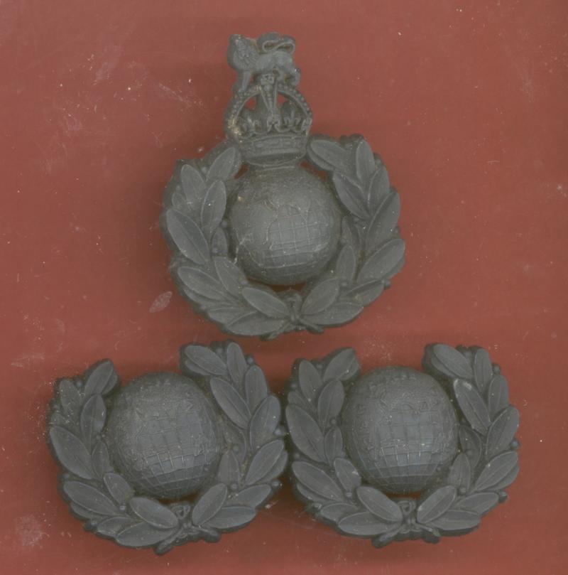 Royal Marines WW2 blue plastic economy cap & collar badges