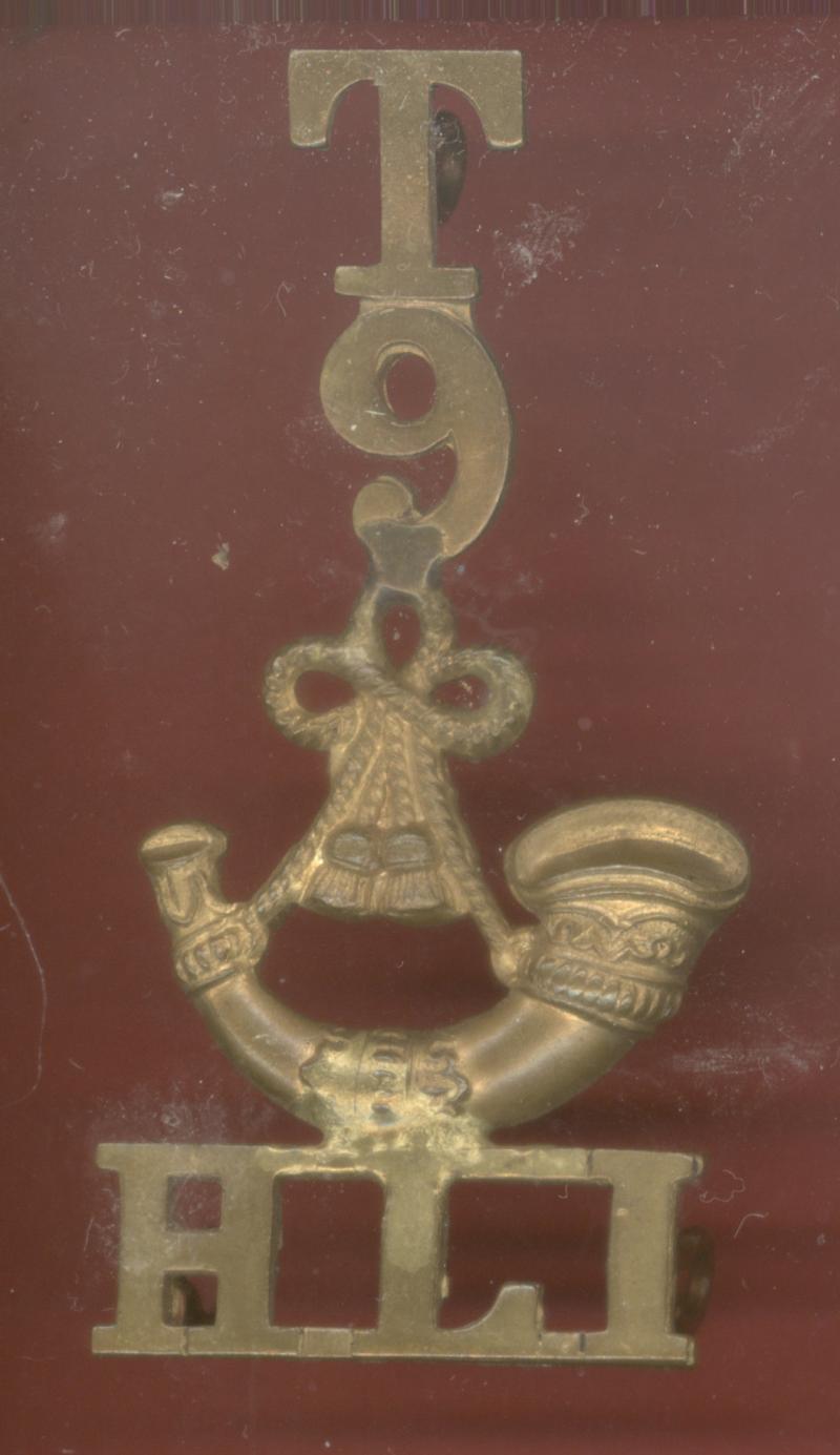 T / 9 / H.L.I. Highland Light Infantry WW1 shoulder title
