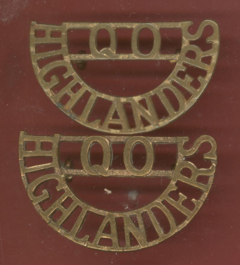 Q.O. / HIGHLANDERS shoulder titles